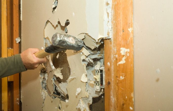 interior-demolition-60dc6e3d38d03